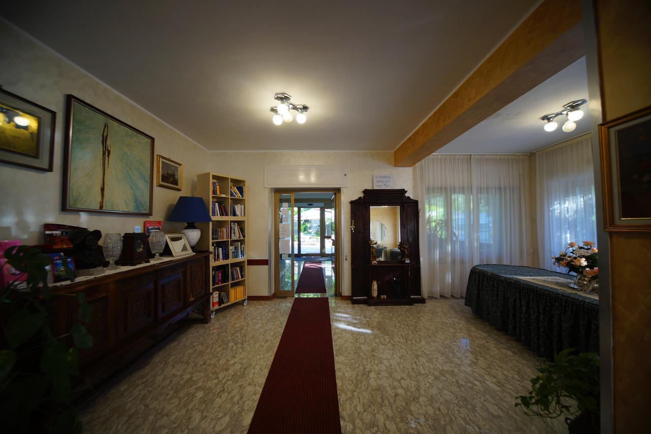 King Hotel فيوجّي المظهر الخارجي الصورة