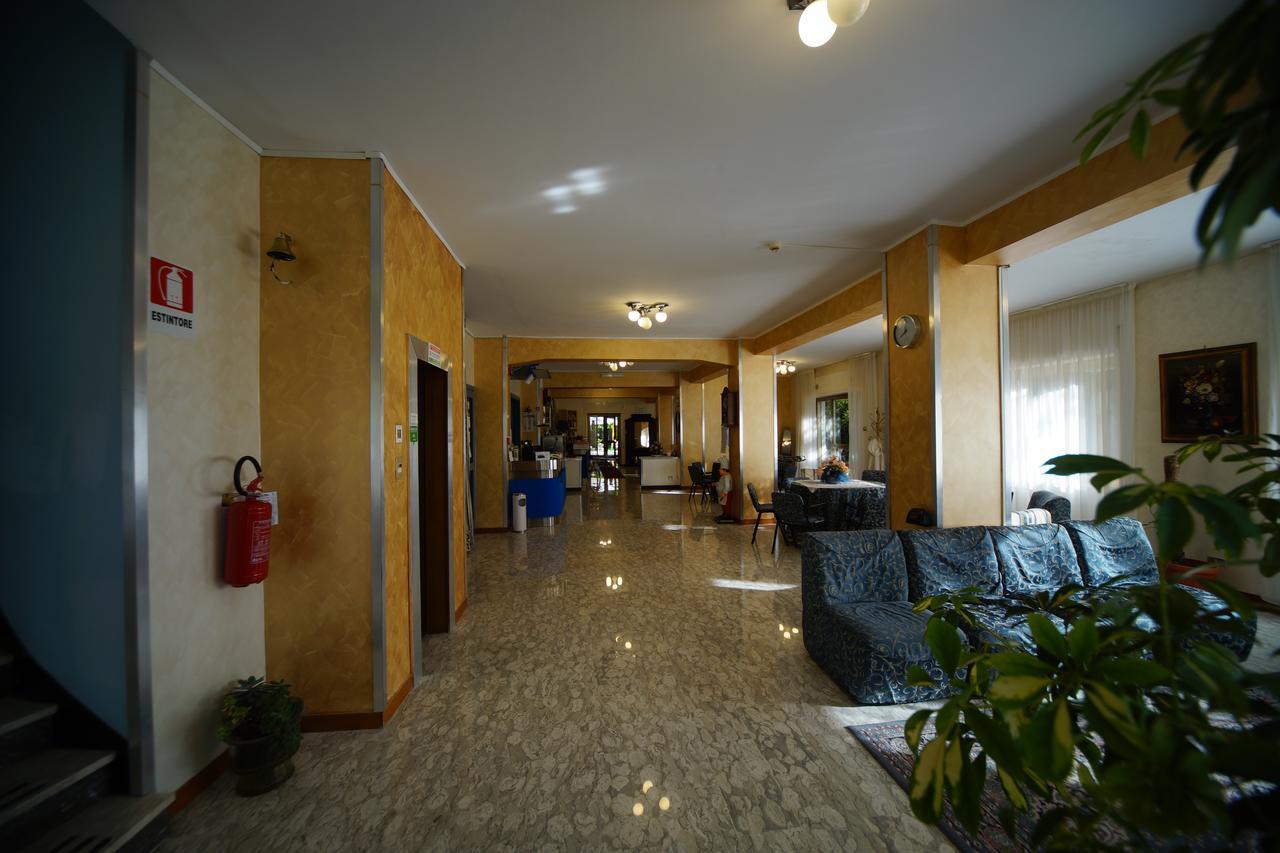 King Hotel فيوجّي المظهر الخارجي الصورة